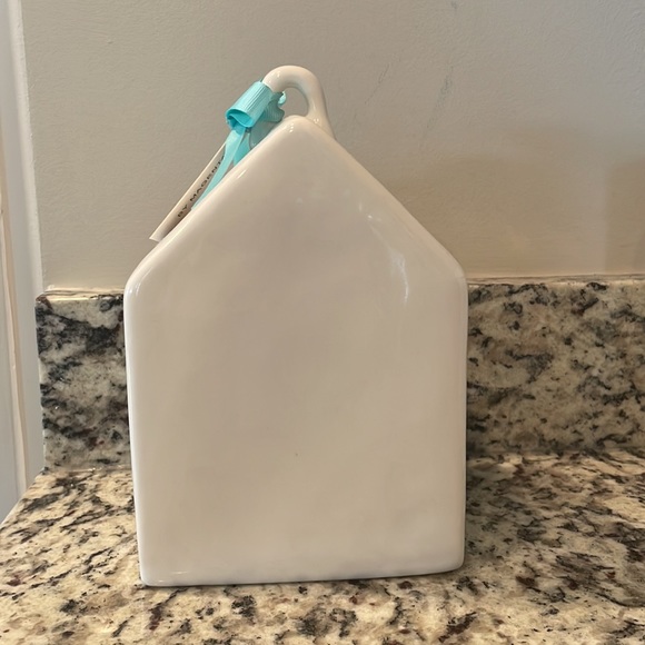 Rae Dunn Birdhouse (Vacancy) - Picture 3 of 6